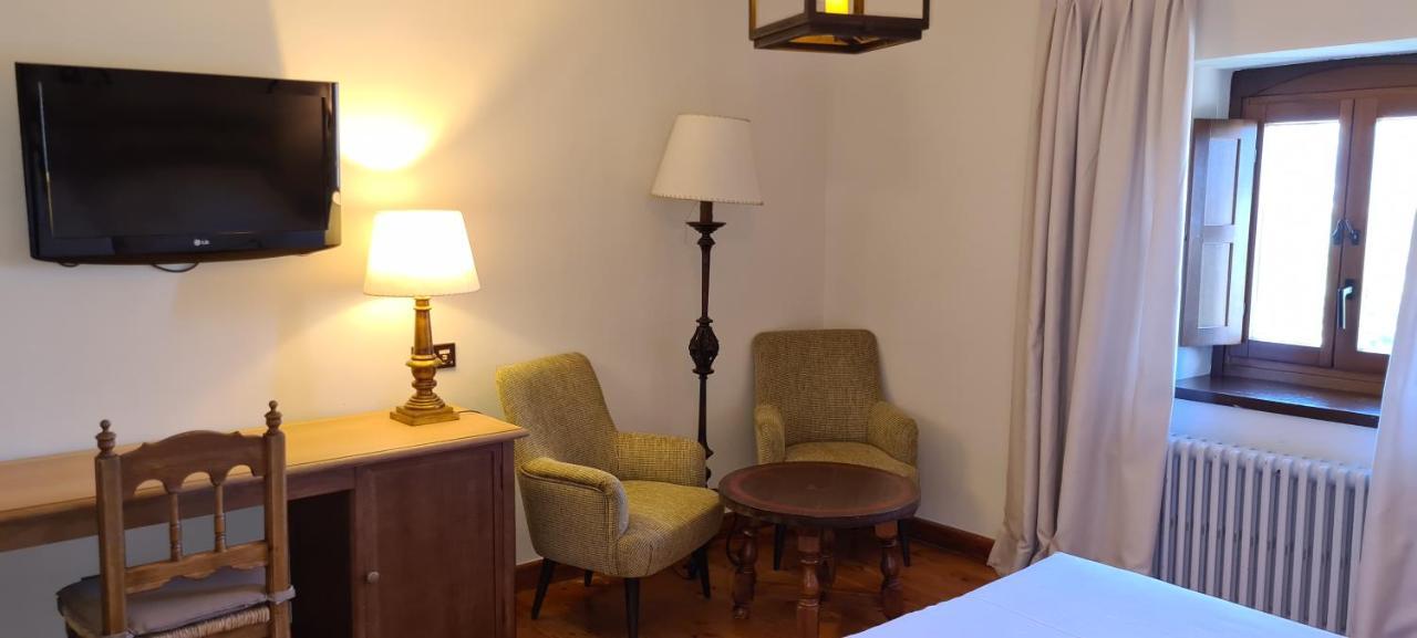 Parador De Gredos Наварредонда-де-Ґредос Екстер'єр фото
