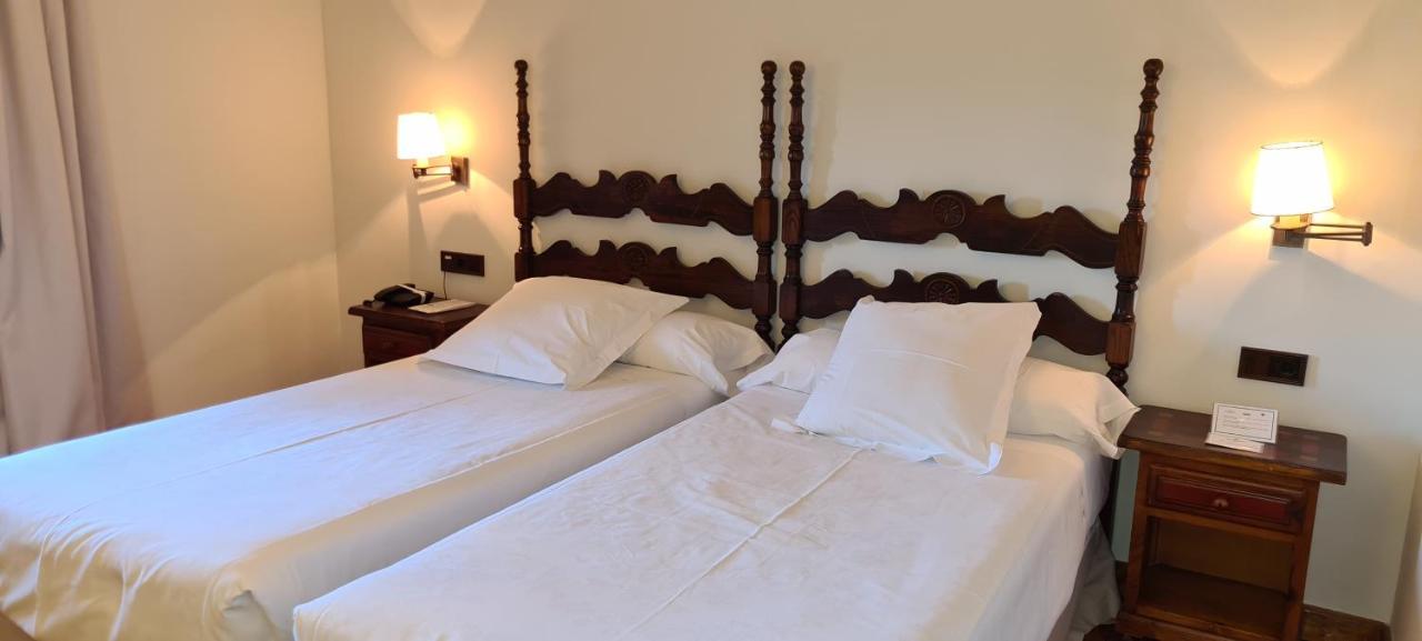 Parador De Gredos Наварредонда-де-Ґредос Екстер'єр фото