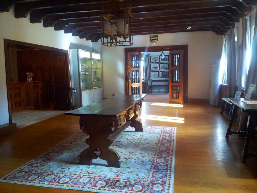 Parador De Gredos Наварредонда-де-Ґредос Екстер'єр фото