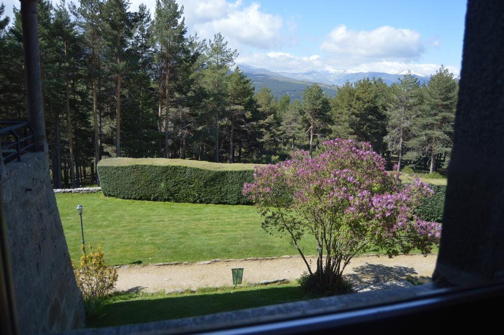 Parador De Gredos Наварредонда-де-Ґредос Екстер'єр фото