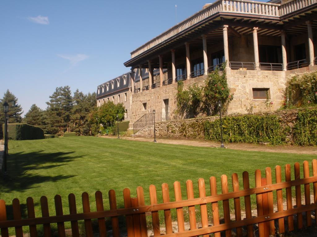 Parador De Gredos Наварредонда-де-Ґредос Екстер'єр фото